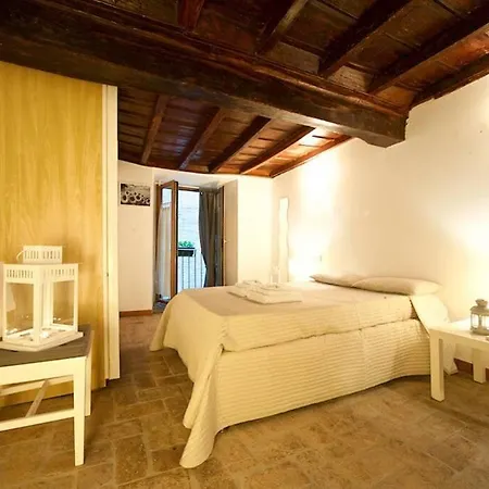 Campo dé Fiori - Apt 2-3